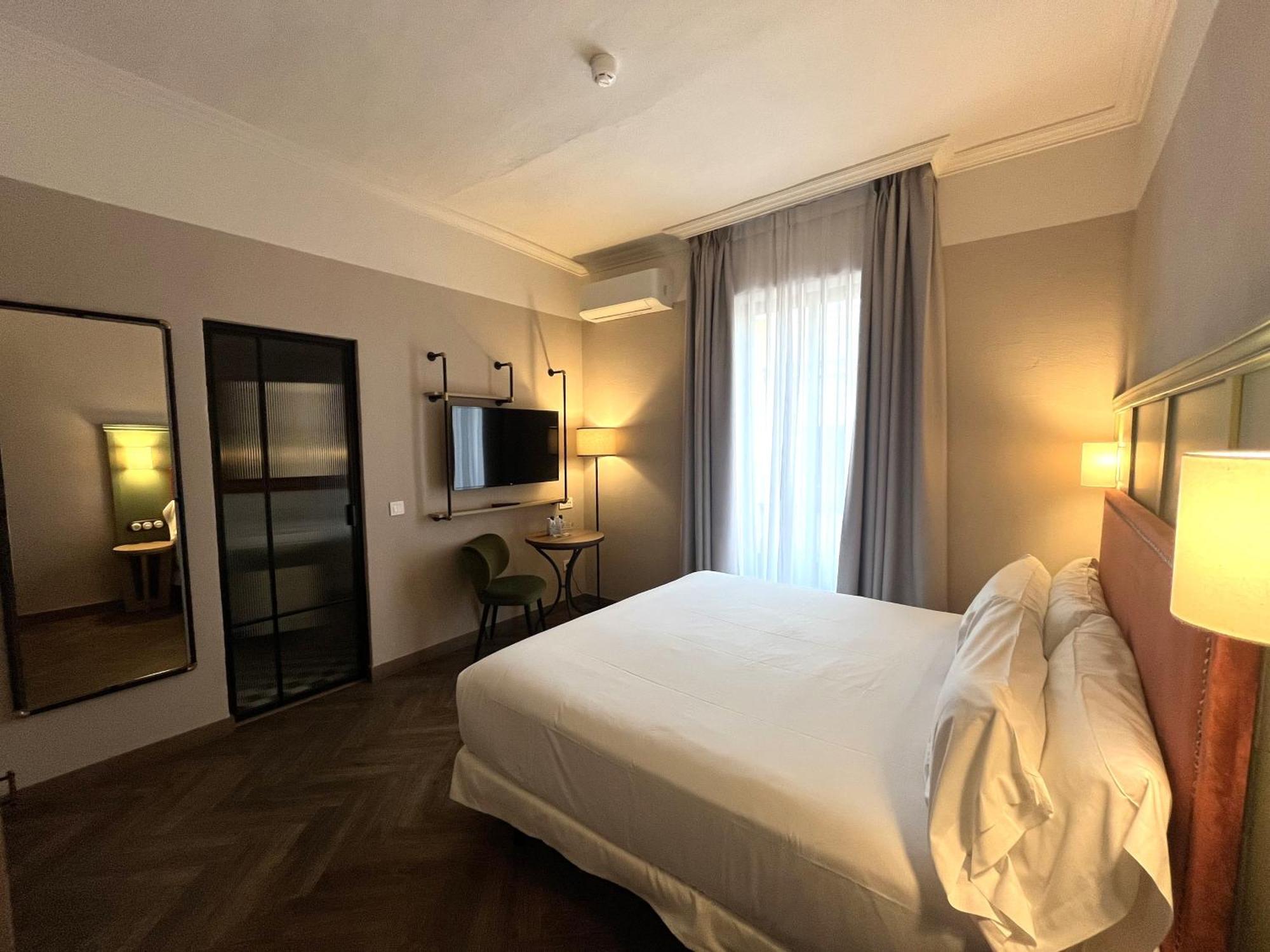 The Honest Hotel & Apartments Sevilla Exterior foto