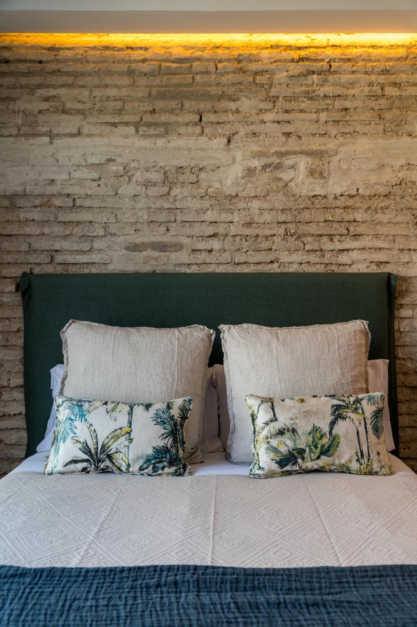 The Honest Hotel & Apartments Sevilla Exterior foto
